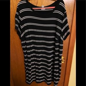✨ 3 FOR $20 - Ava & Viv Black Striped Dress